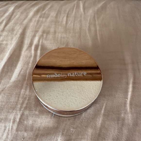 Nude by Nature Gold Compact with Mirror - Picture 1 of 3